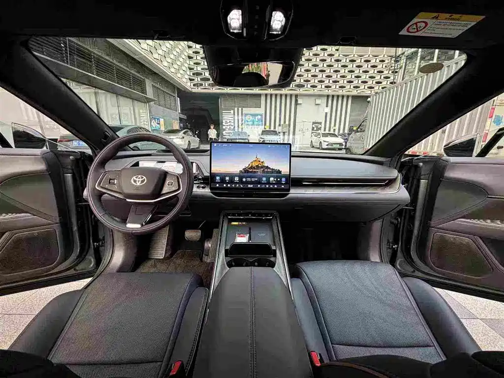 Toyota bZ7 — миниатюра 7