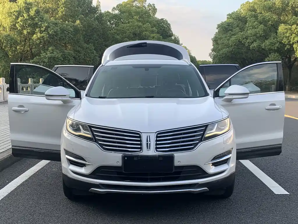 Lincoln MKC — миниатюра 9