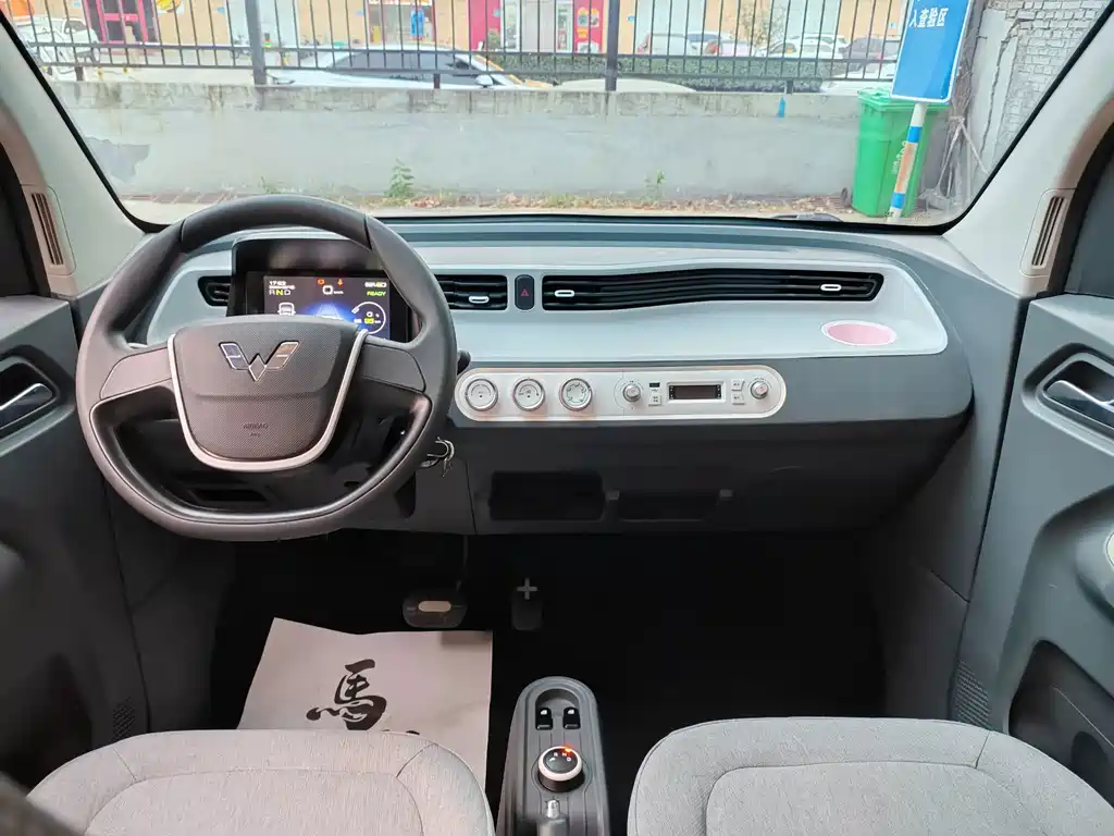 Wuling MINIEV — миниатюра 8