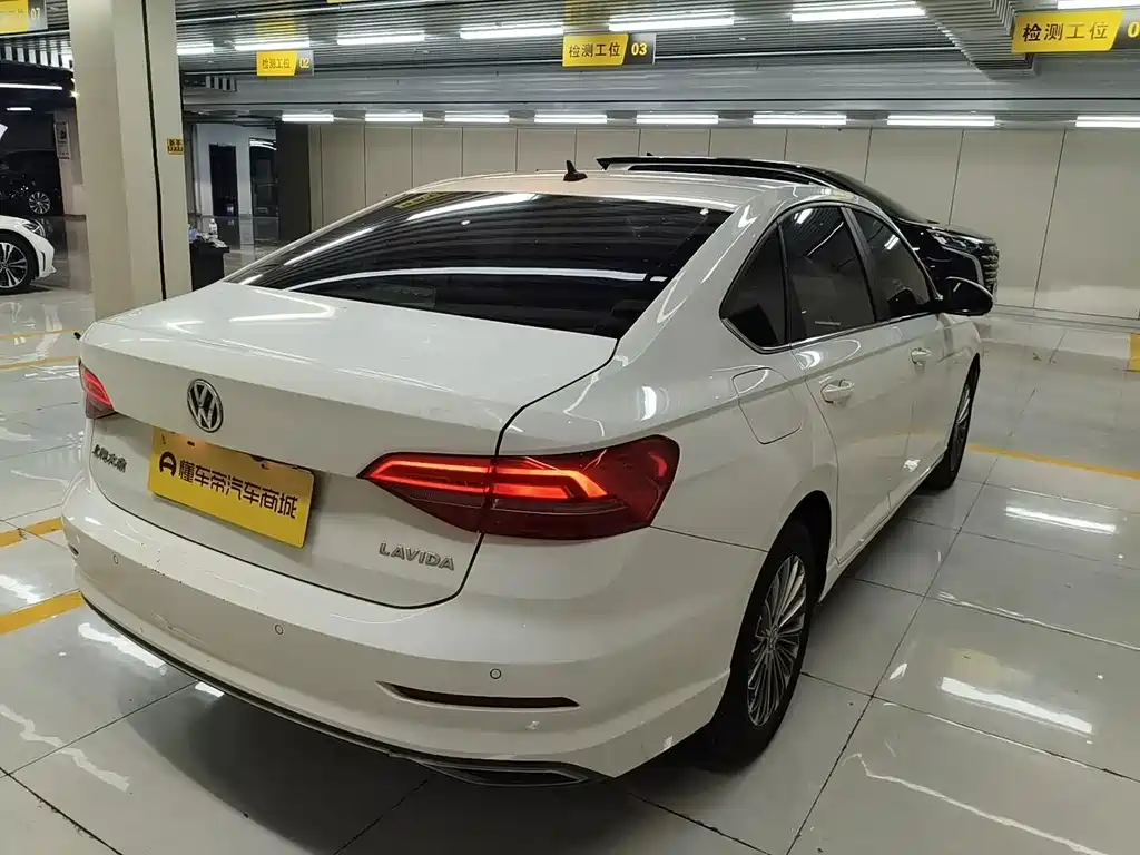 Volkswagen Lavida — миниатюра 4