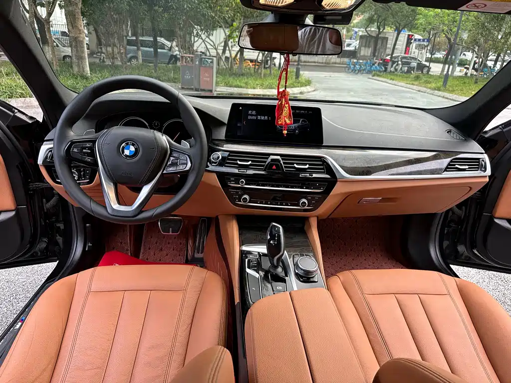 BMW 5 Series — миниатюра 15