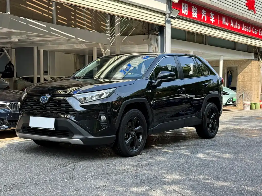 Toyota RAV4 — миниатюра 5