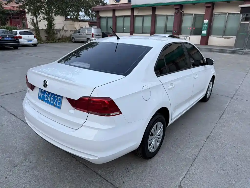 Volkswagen Santana — миниатюра 4