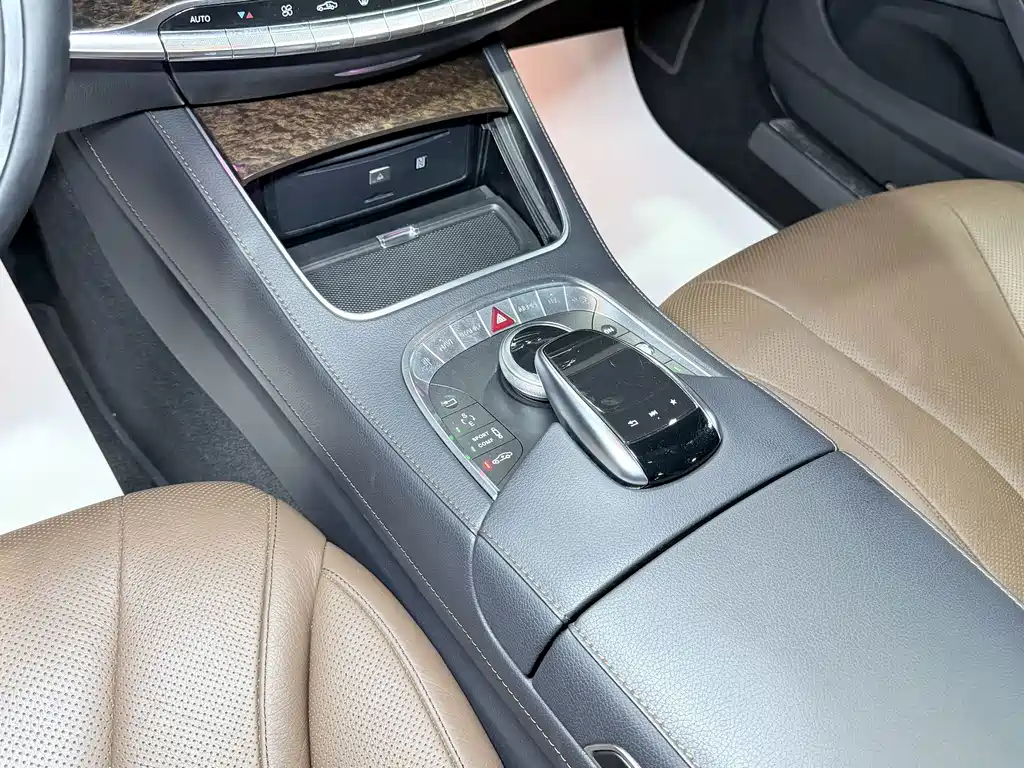 Mercedes-Benz S-Class — миниатюра 8