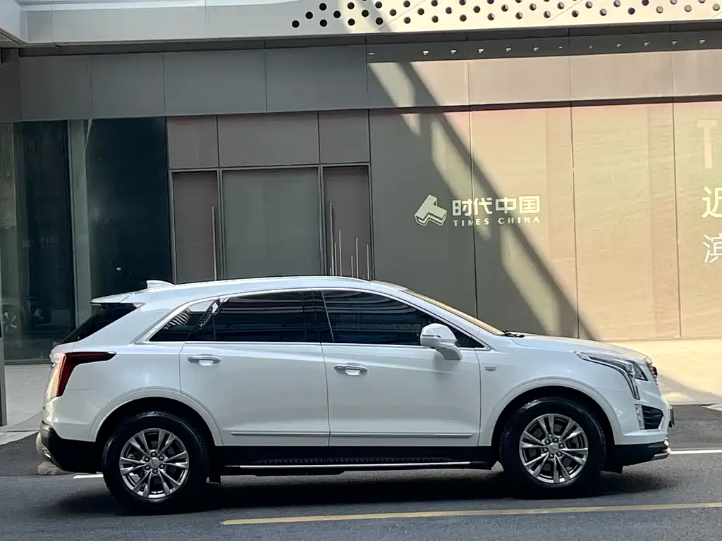 CADILLAC XT5