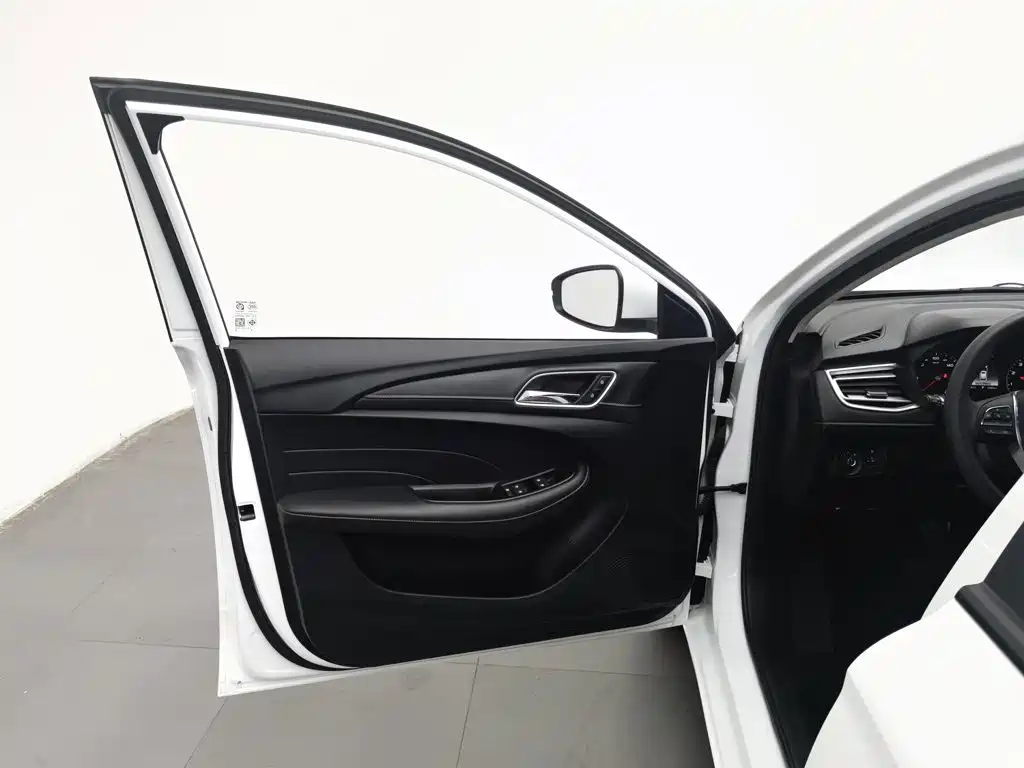 Roewe i5 — миниатюра 8