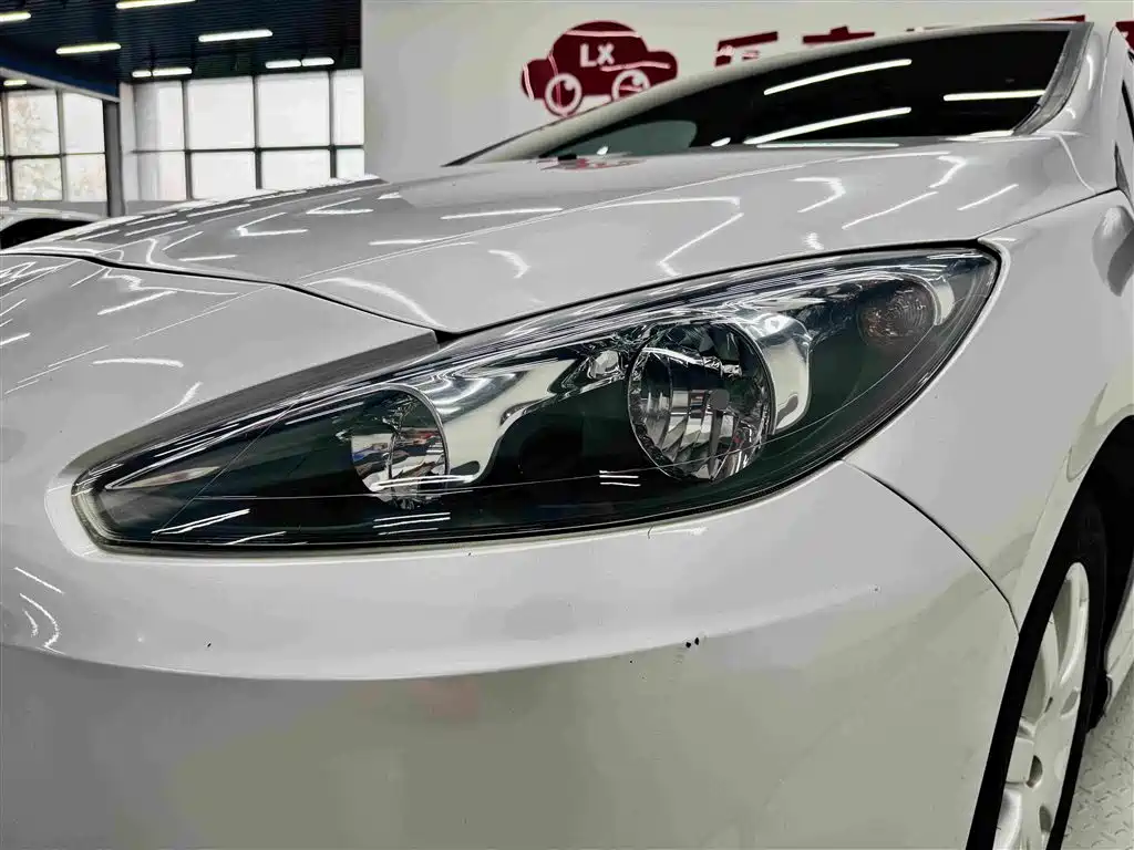 Peugeot 308 — миниатюра 9