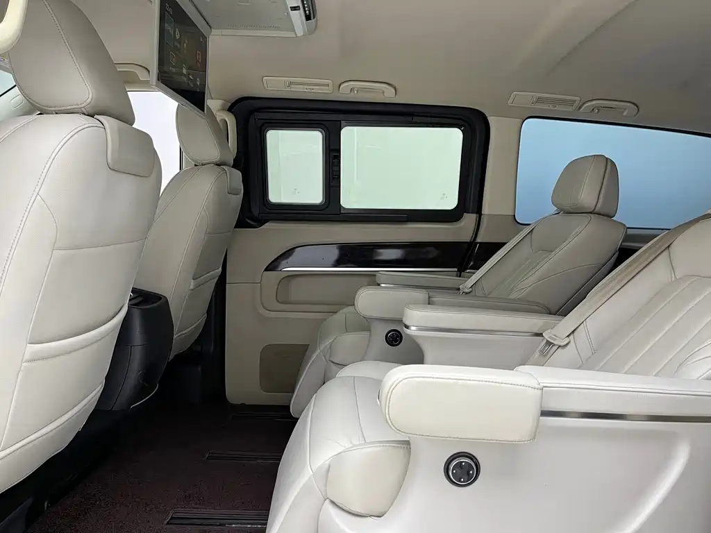 Mercedes-Benz Vito — миниатюра 8