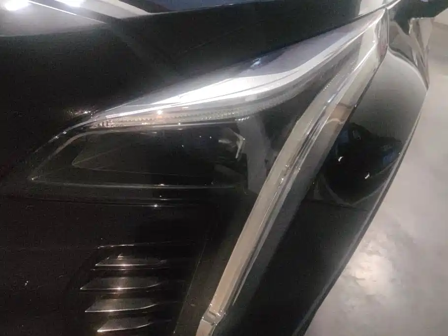 Cadillac XT4 — миниатюра 5