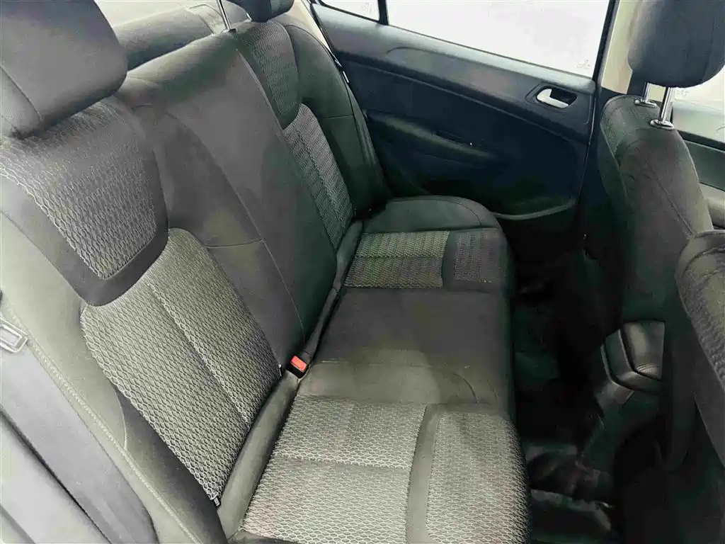 Peugeot 308 — миниатюра 25