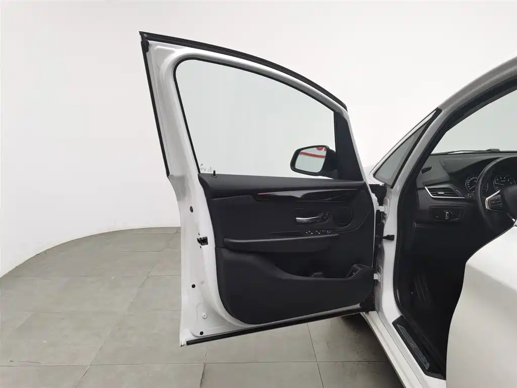 BMW 2 SERIES MULTIFUNCTIONAL STATION WAGON