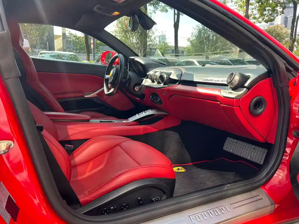 Ferrari F12berlinetta — миниатюра 14