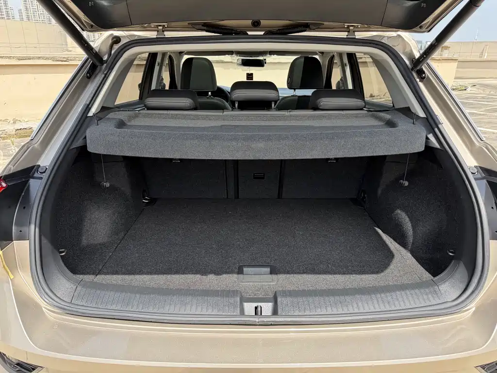 Volkswagen T-Roc — миниатюра 18
