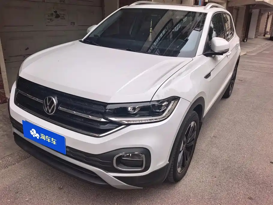 Volkswagen Tacqua 2020 1.5L AT