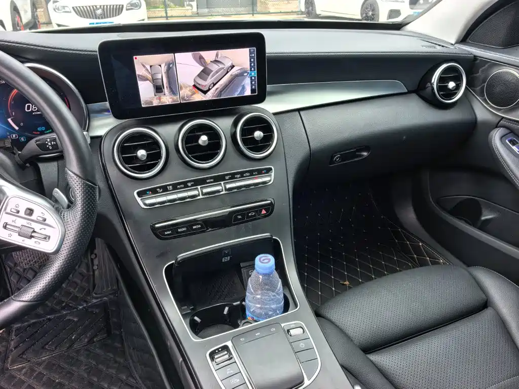 Mercedes-Benz C-Class — миниатюра 14