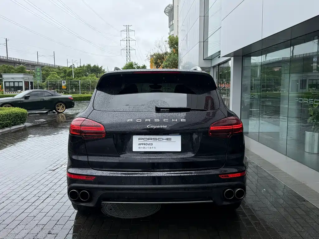 Porsche Cayenne — миниатюра 8