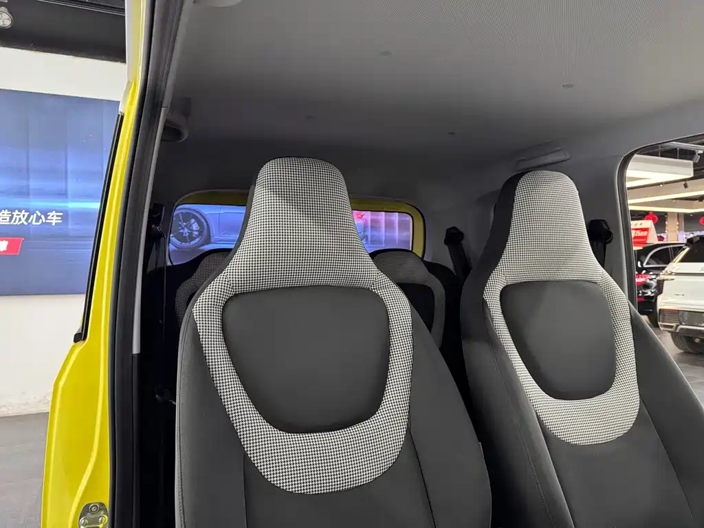 Wuling MINIEV — миниатюра 11