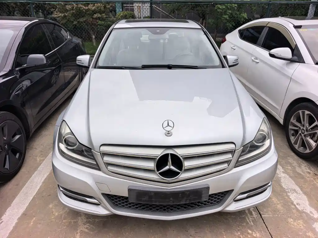 Mercedes-Benz C-Class — миниатюра 2