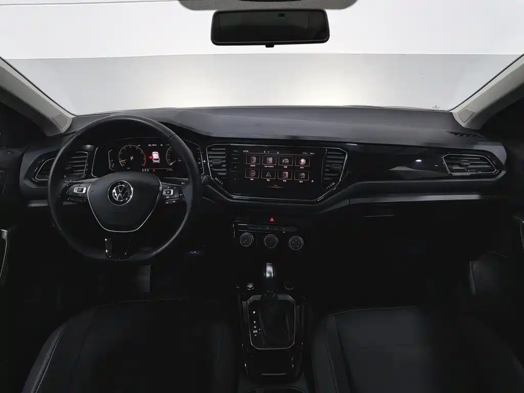 Volkswagen T-Roc — миниатюра 5