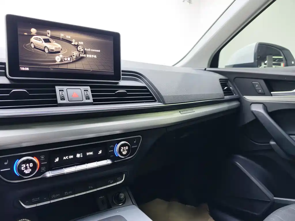 Audi Q5L — миниатюра 8