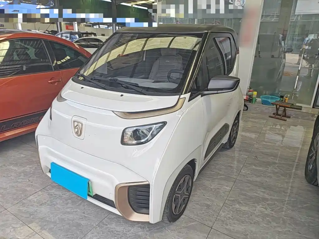 Baojun E200