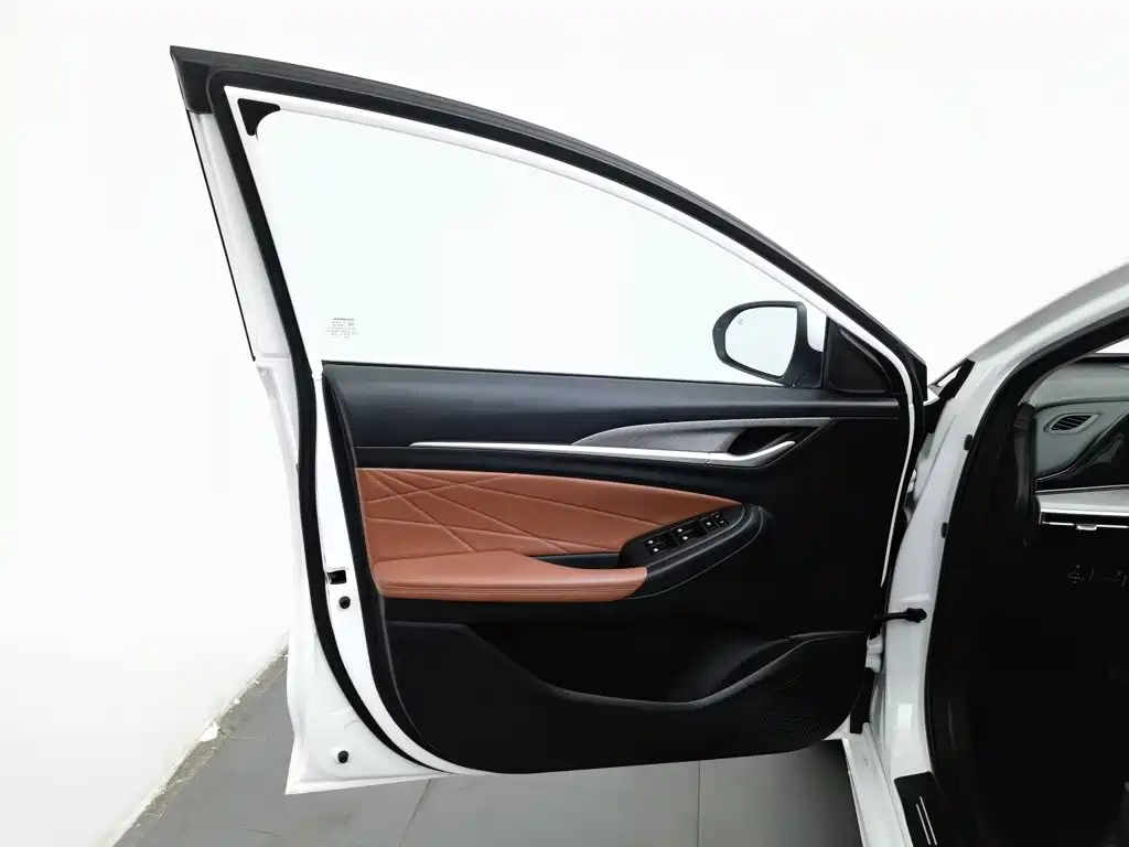 Changan Eado — миниатюра 8