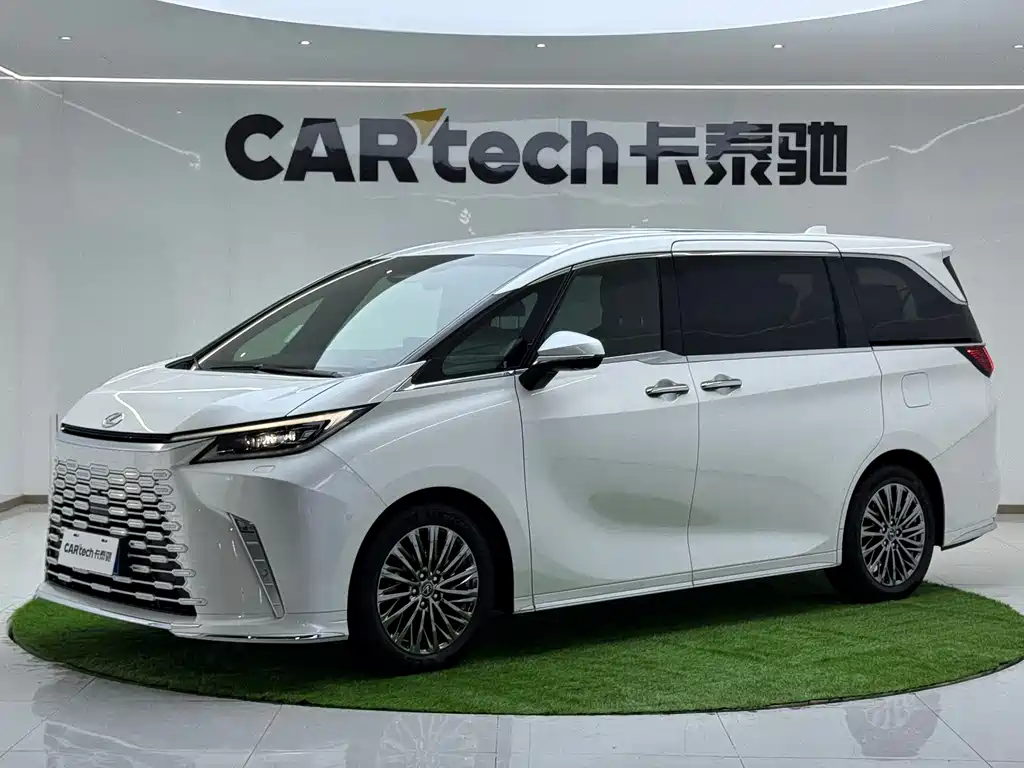 Lexus LM 2024