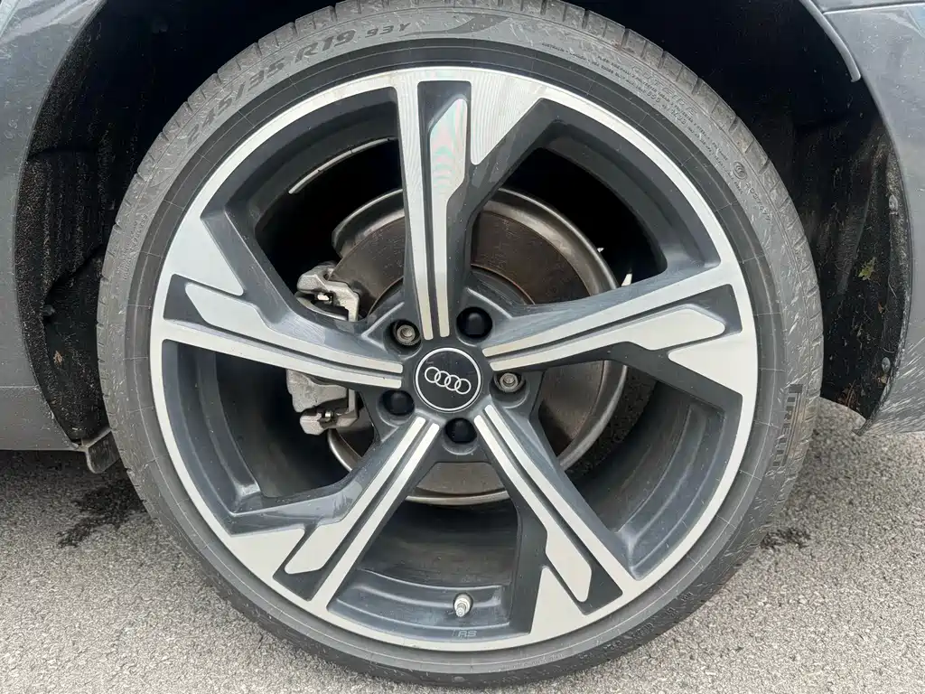 Audi A4L — миниатюра 5