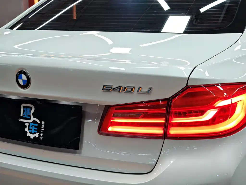 BMW 5 Series — миниатюра 13