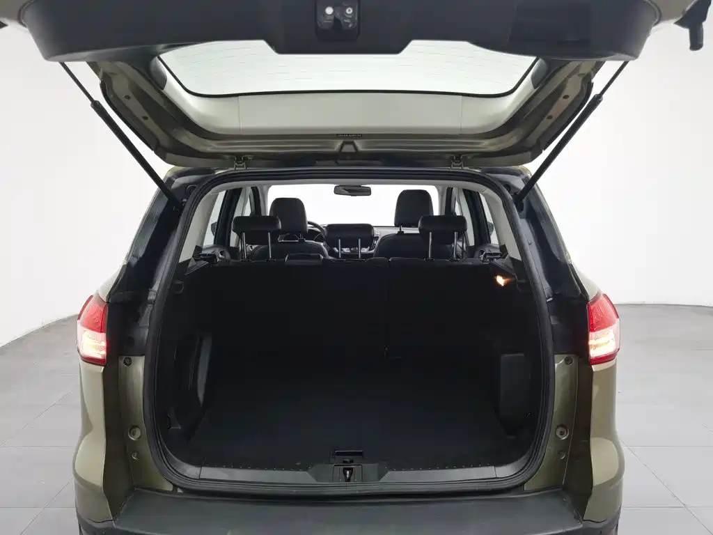 Ford Kuga — миниатюра 16