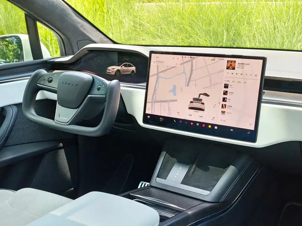Tesla Model X 2023 Plaid
