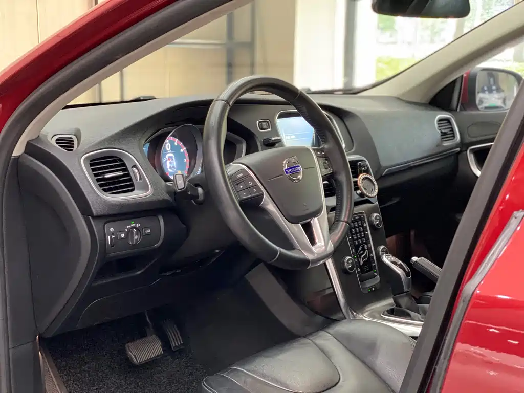 Volvo V40 2016 T3