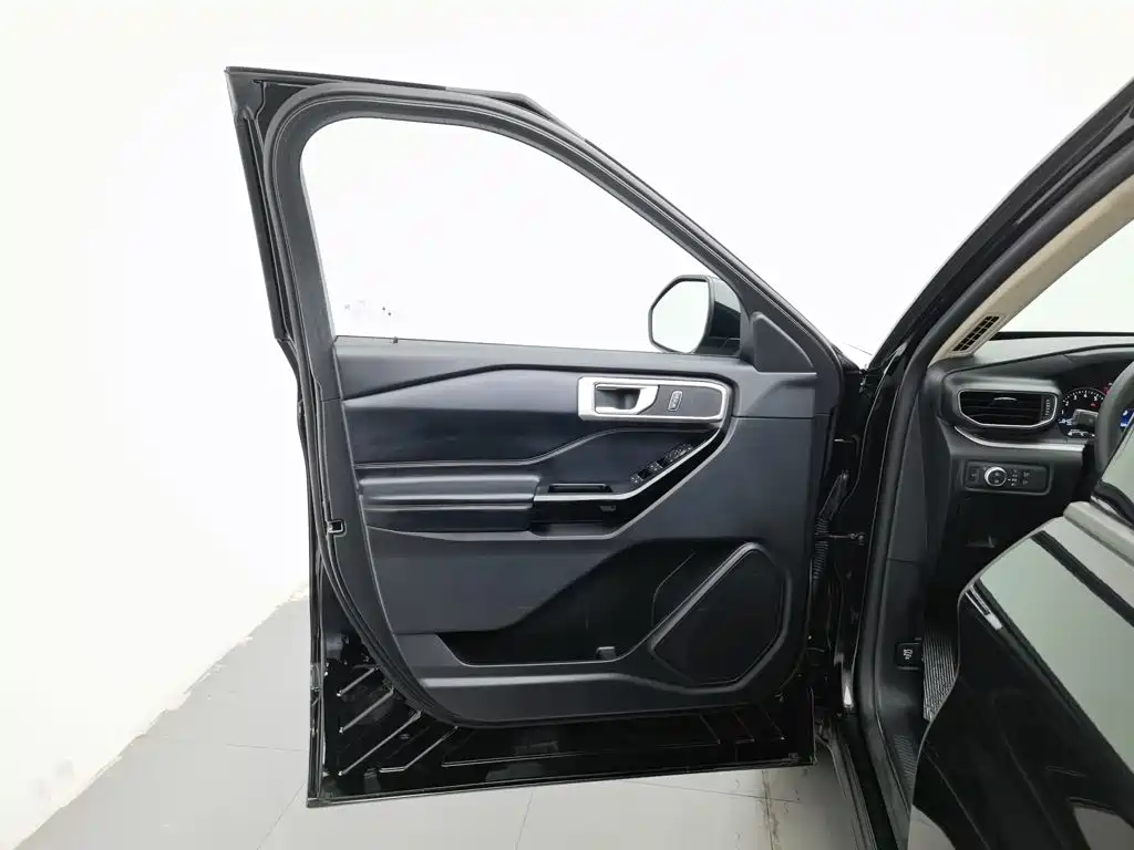 Ford Explorer — миниатюра 8