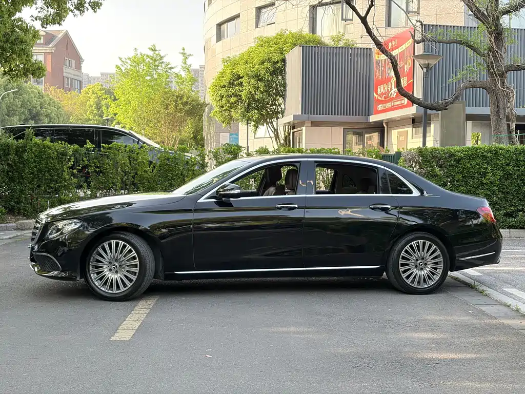 Mercedes-Benz E-Class — миниатюра 2