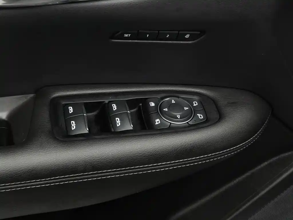 Cadillac XT5 — миниатюра 9