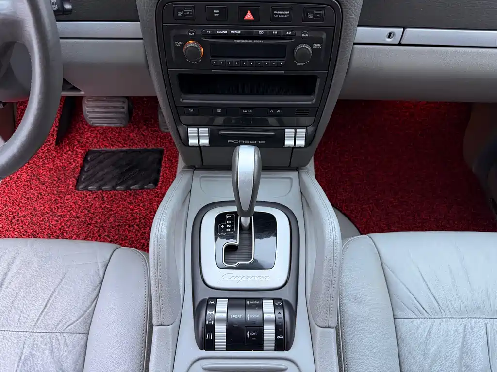 Porsche Cayenne — миниатюра 24