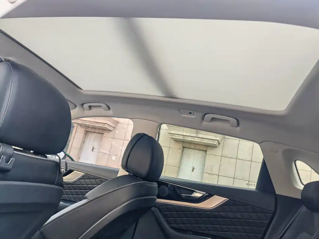 Hongqi Hongqi HS5 — миниатюра 4