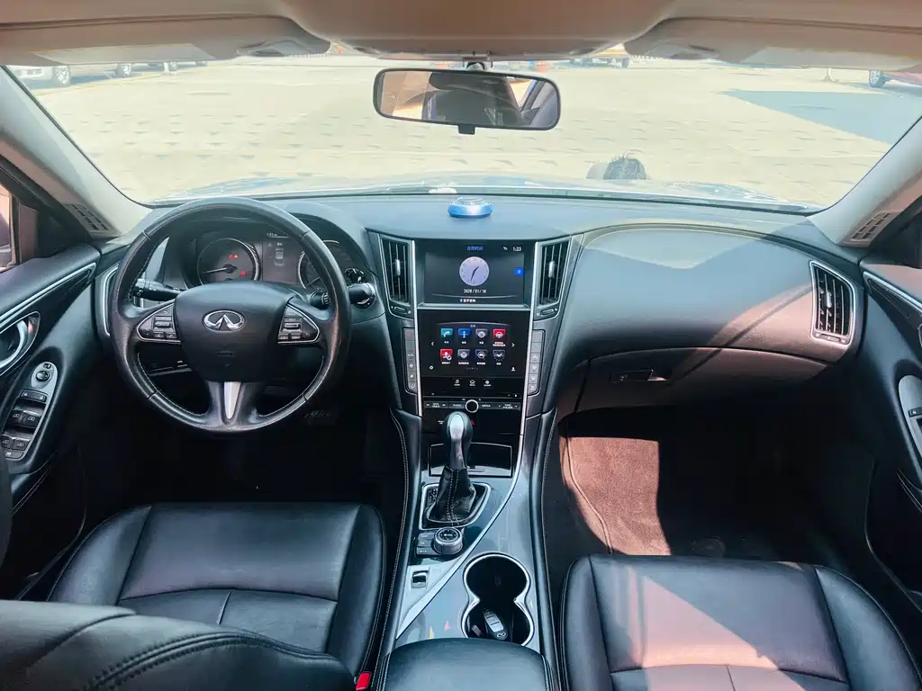 INFINITI Q50L