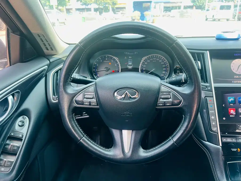 INFINITI Q50L