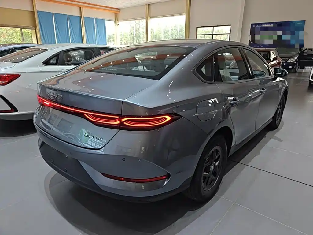 BYD Qin Plus PLUS 2025 DM-i Smart Drive 128KM