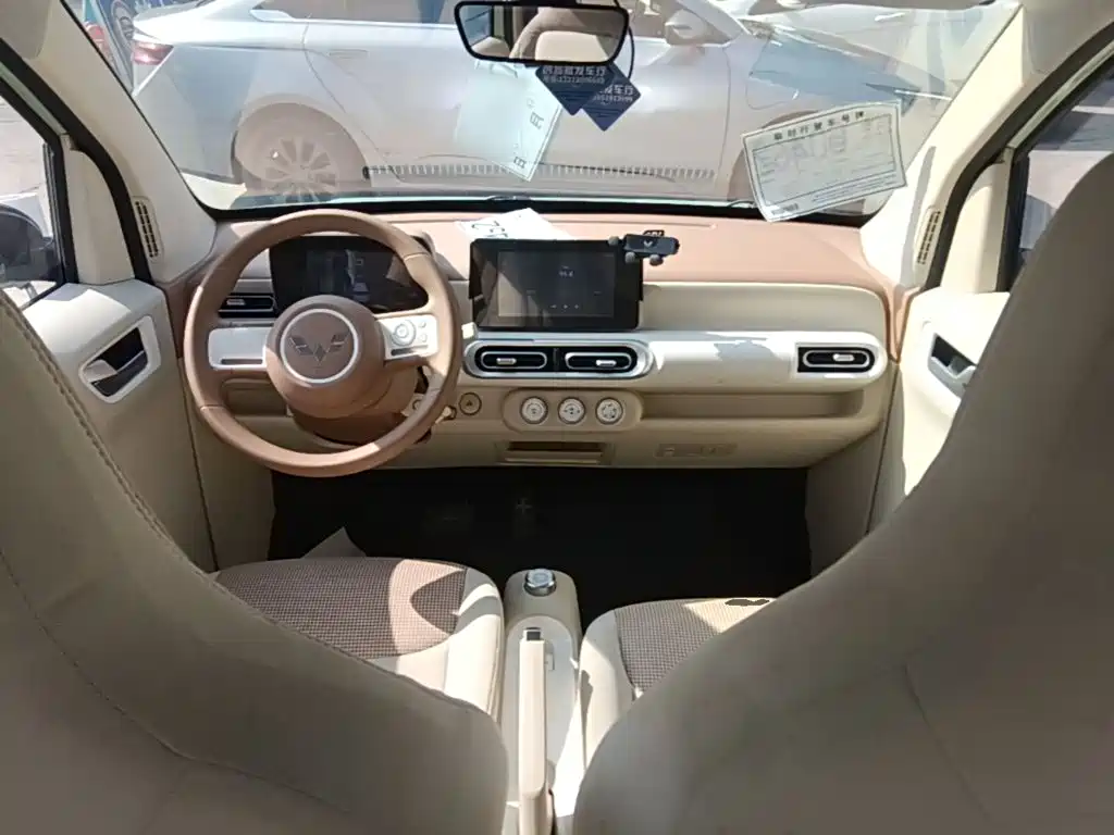 Wuling MINIEV — миниатюра 10