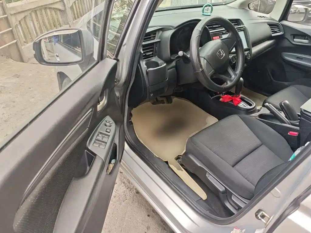 Honda Fit — миниатюра 12