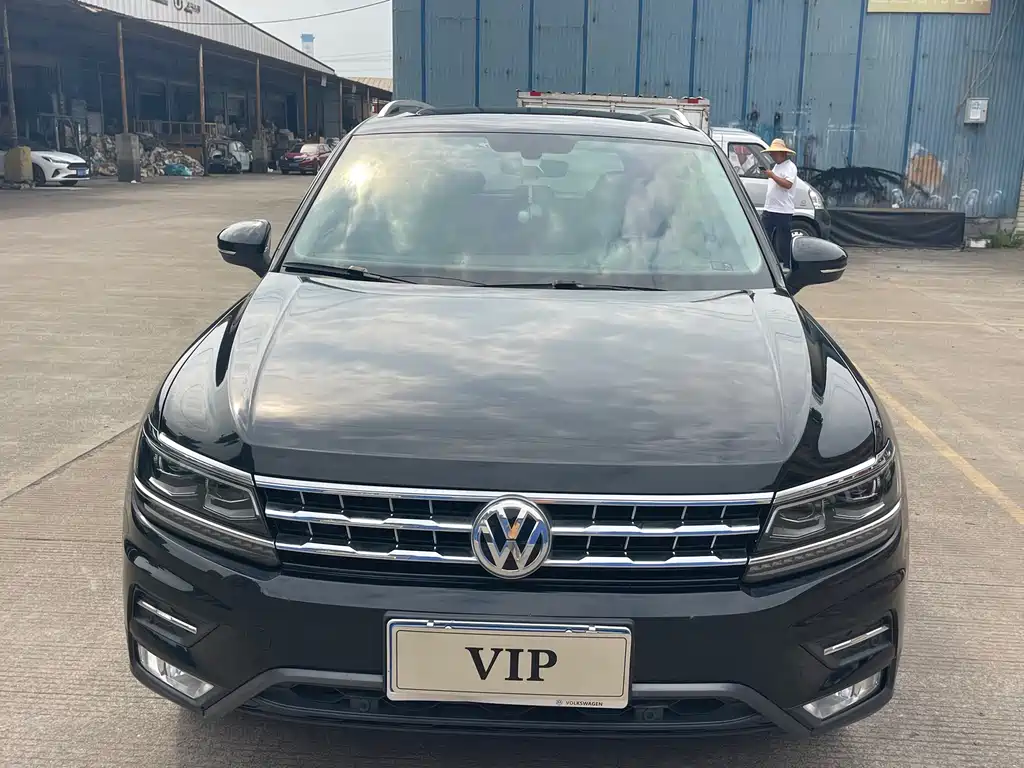 Volkswagen Tiguan L — миниатюра 2