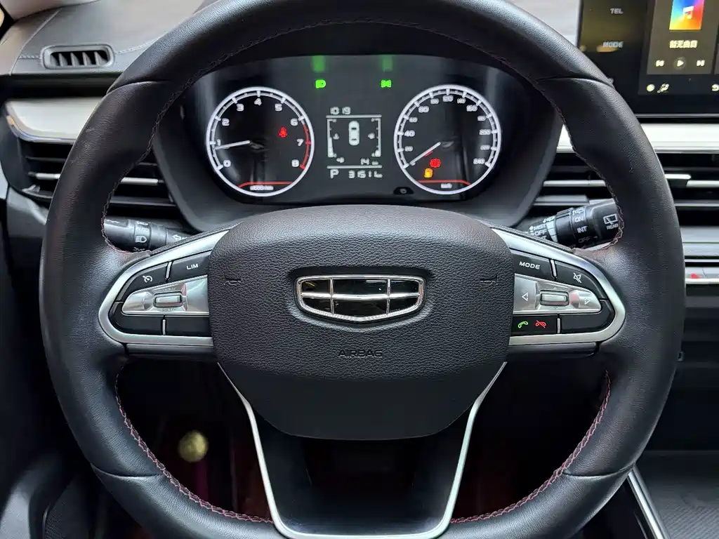 Geely Vision X3 — миниатюра 5