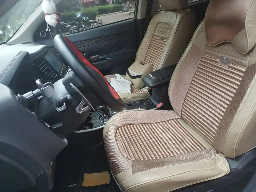 Mitsubishi Outlander — миниатюра 8