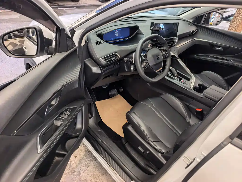 Peugeot 5008 — миниатюра 5
