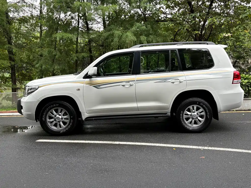 Toyota Land Cruiser — миниатюра 3
