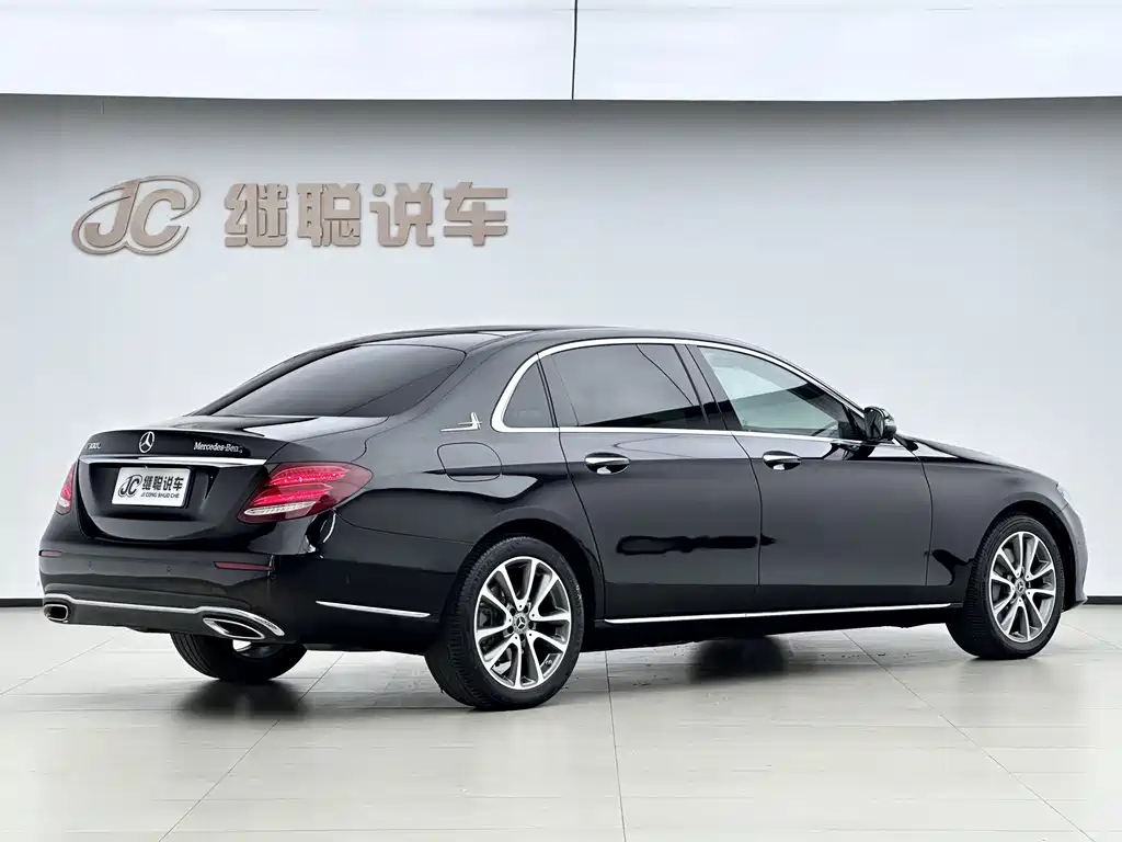 Mercedes-Benz E-Class — миниатюра 6
