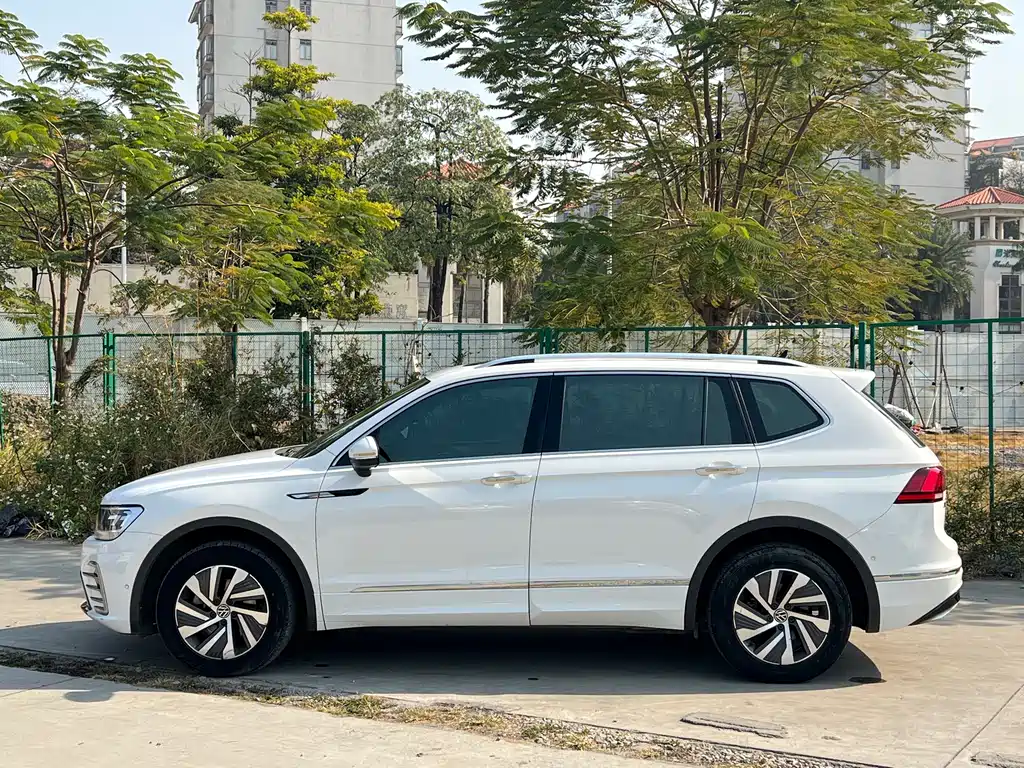 VOLKSWAGEN TIGUAN L NEW ENERGY