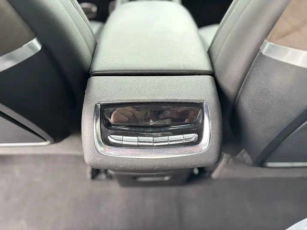 Cadillac XT6 — миниатюра 17